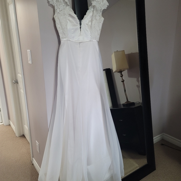 Wedding dress - Picture 7 of 7